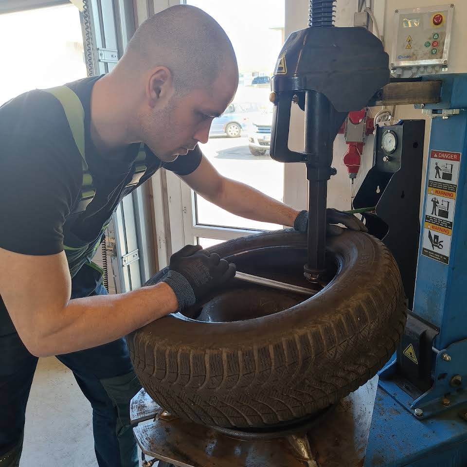 - KT Dækservice - 2023 04 06 - Hjulskifte - KT Dækservice - 2023 04 06 - Hjulskifte